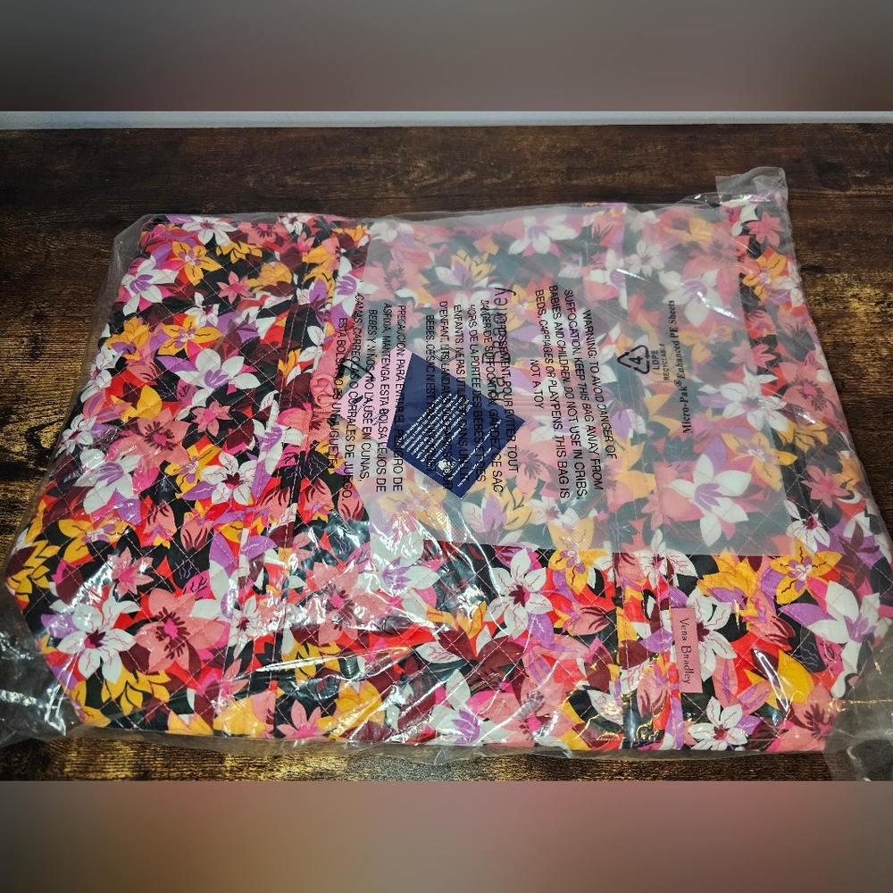 NWT Vera Bradley Vera Tote Rosa Floral